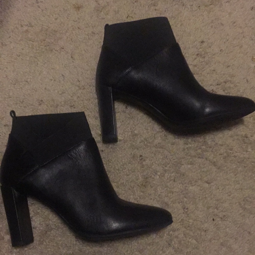 Black heeled boots